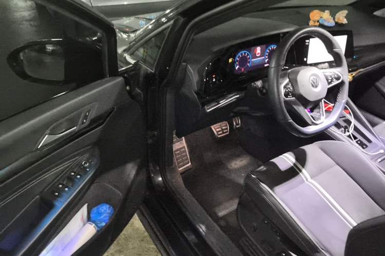 Used Volkswagen Golf 2021 280TSI DSG R-Line Driver Seat