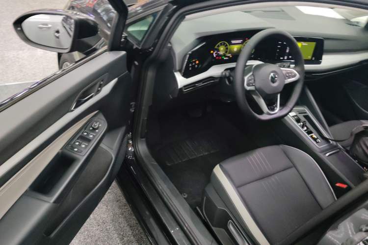 Used Volkswagen Golf 2021 280TSI DSG Pro Driver Seat