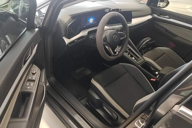 Used Volkswagen Golf 2021 280TSI DSG Pro Driver Seat