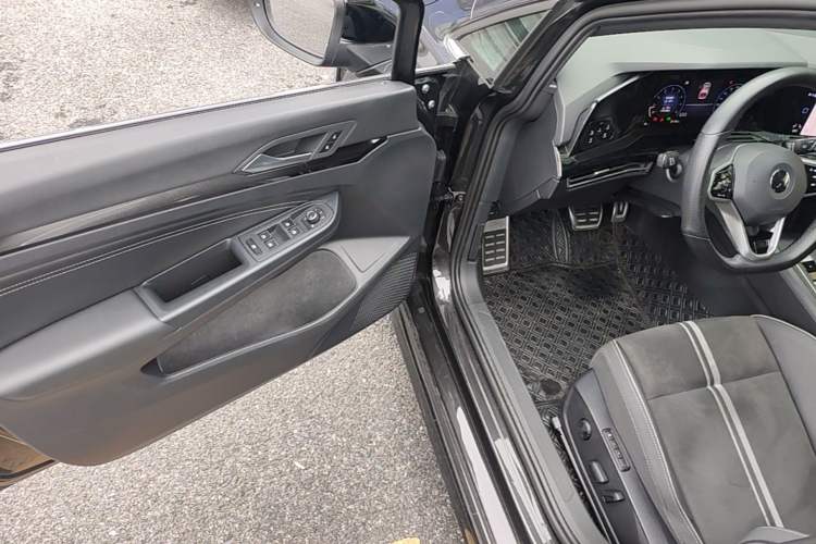 Used Volkswagen Golf 2021 280TSI DSG R-Line Driver Seat
