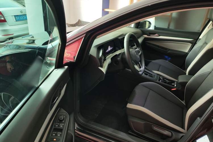 Used Volkswagen Golf 2021 200TSI DSG Pro Driver Seat