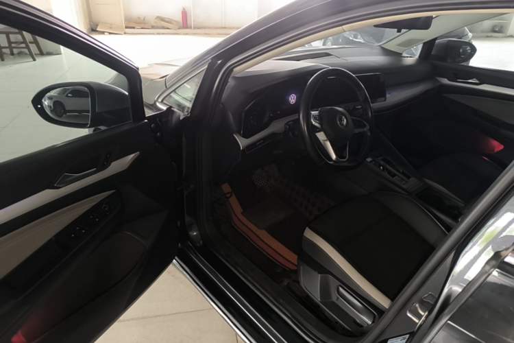 Used Volkswagen Golf 2021 280TSI DSG 30th Anniversary Edition Driver Seat