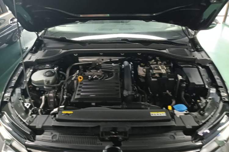 Used Volkswagen Golf 2021 200TSI DSG Pro Engine Bay