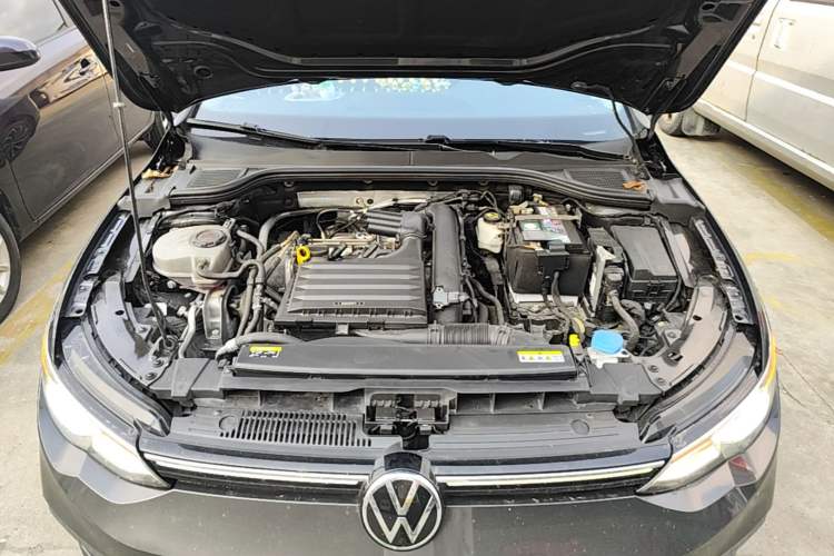 Used Volkswagen Golf 2021 280TSI DSG Pro Engine Bay