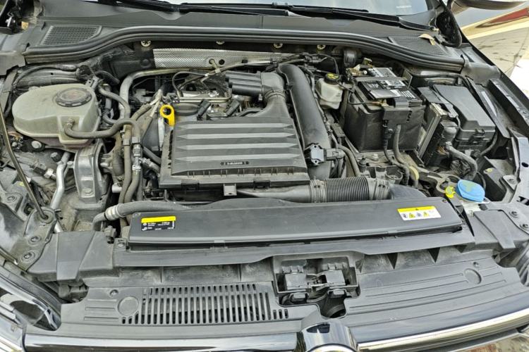 Used Volkswagen Golf 2021 280TSI DSG R-Line Engine Bay