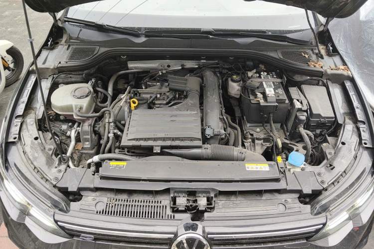 Used Volkswagen Golf 2021 280TSI DSG R-Line Engine Bay