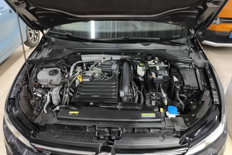 Used Volkswagen Golf 2021 280TSI DSG R-Line Engine Bay