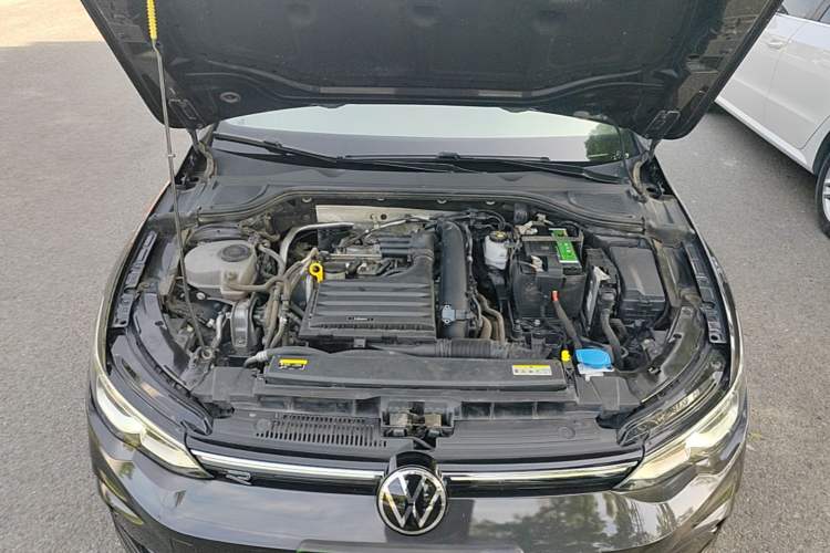 Used Volkswagen Golf 2021 280TSI DSG R-Line Engine Bay