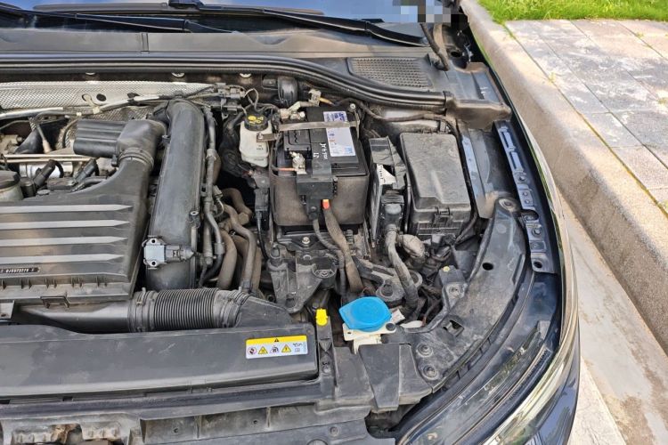Used Volkswagen Golf 2021 280TSI DSG Pro Engine Bay Left