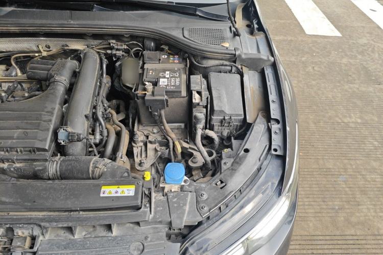 Used Volkswagen Golf 2021 280TSI DSG R-Line Engine Bay Left