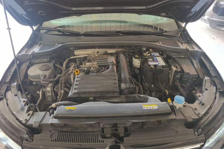 Used Volkswagen Golf 2021 280TSI DSG R-Line Engine Bay