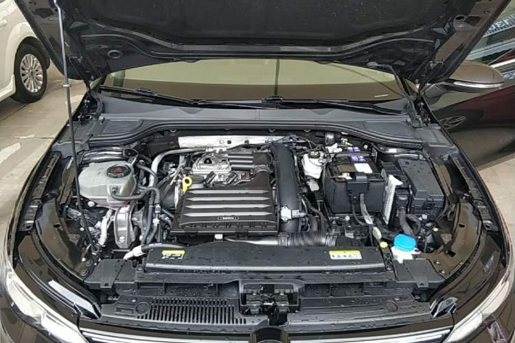 Used Volkswagen Golf 2021 280TSI DSG Pro Engine Bay