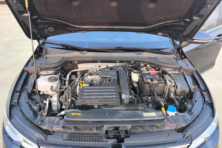 Used Volkswagen Golf 2021 280TSI DSG Pro Engine Bay