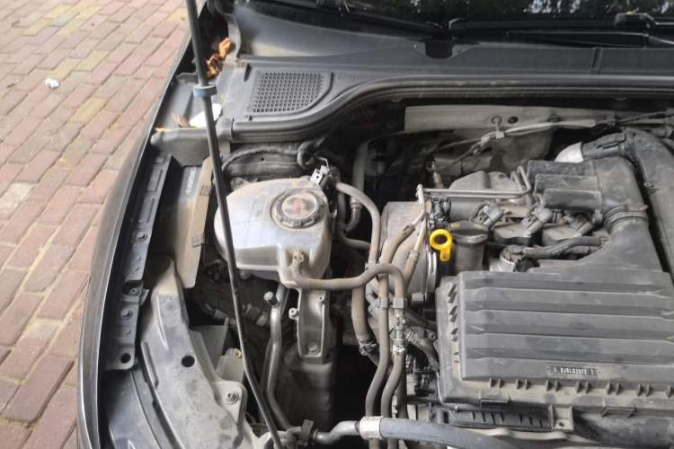 Used Volkswagen Golf 2021 280TSI DSG Pro Engine Bay Right