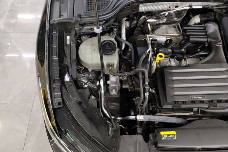 Used Volkswagen Golf 2021 280TSI DSG 30th Anniversary Edition Engine Bay Right