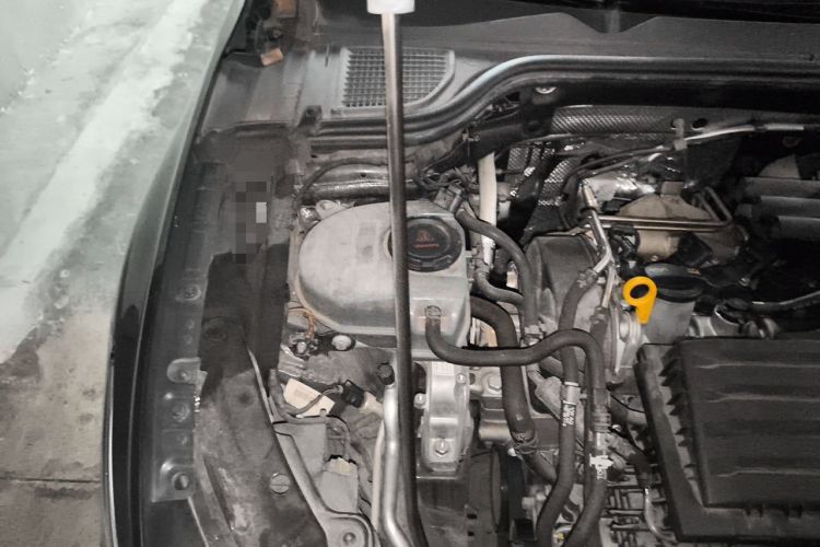 Used Volkswagen Golf 2021 280TSI DSG R-Line Engine Bay Right