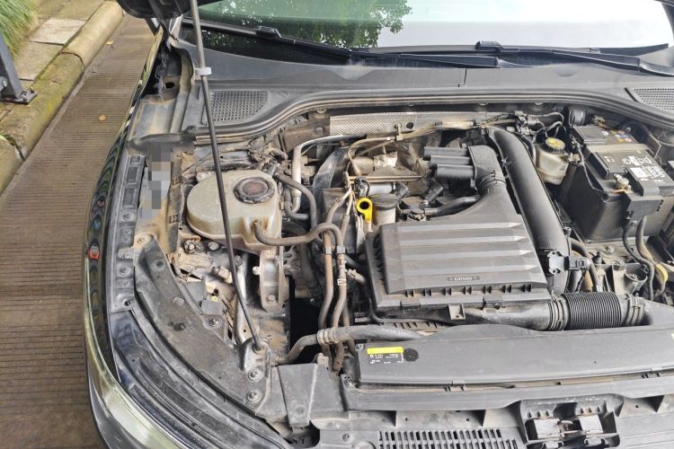 Used Volkswagen Golf 2021 280TSI DSG R-Line Engine Bay Right