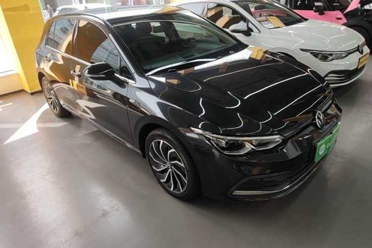 Used Volkswagen Golf 2021 280TSI DSG Pro First Edition Front Right 45 Deg