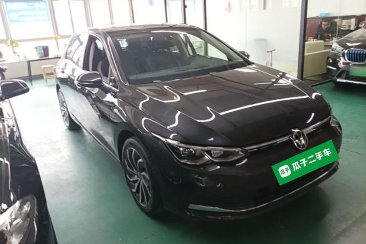 Used Volkswagen Golf 2021 200TSI DSG Pro Front Right 45 Deg