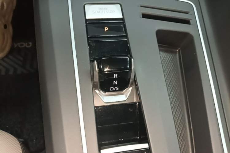 Used Volkswagen Golf 2021 200TSI DSG Pro Gear Lever