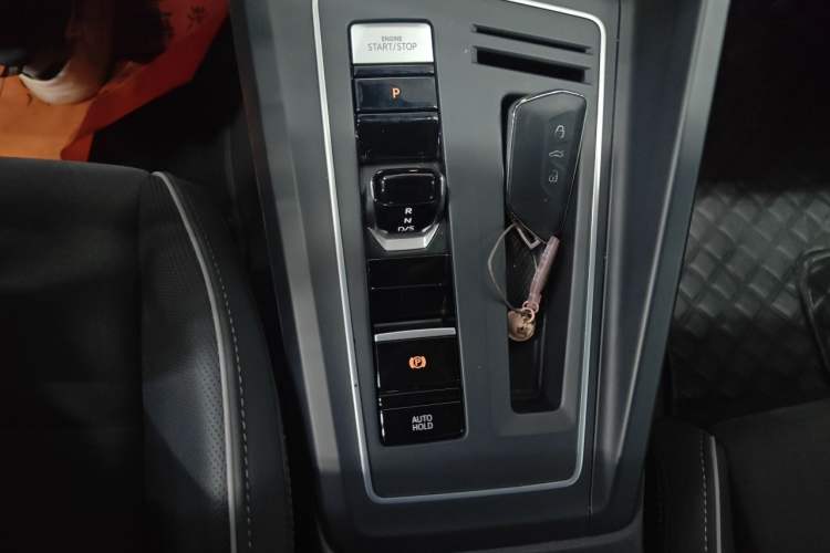 Used Volkswagen Golf 2021 280TSI DSG R-Line Gear Lever