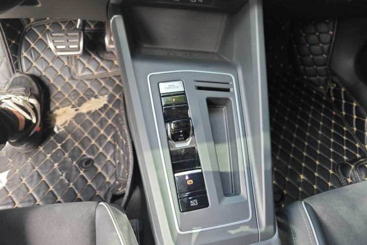 Used Volkswagen Golf 2021 280TSI DSG R-Line Gear Lever