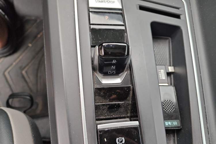 Used Volkswagen Golf 2021 280TSI DSG Pro First Edition Gear Lever
