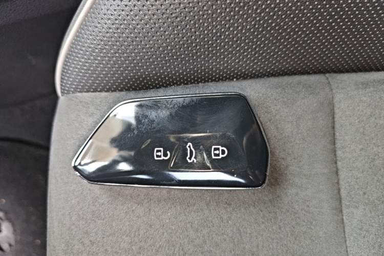 Used Volkswagen Golf 2021 280TSI DSG R-Line Interior 1