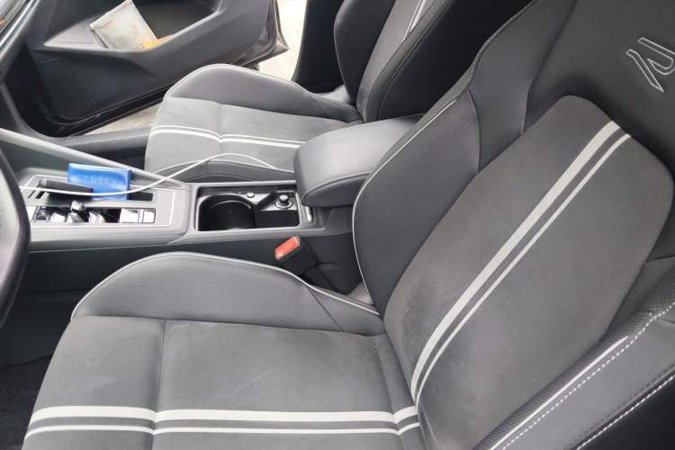 Used Volkswagen Golf 2021 280TSI DSG R-Line Left Front Seat