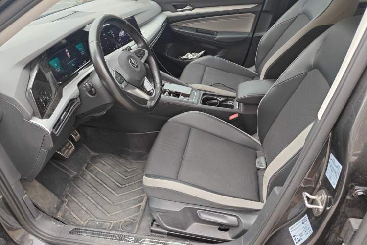 Used Volkswagen Golf 2021 280TSI DSG Pro First Edition Left Front Seat