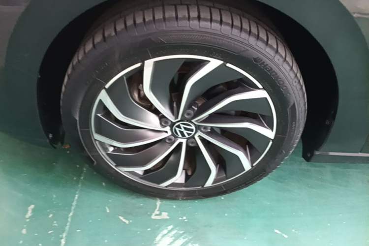 Used Volkswagen Golf 2021 200TSI DSG Pro Left Front Wheel Hub