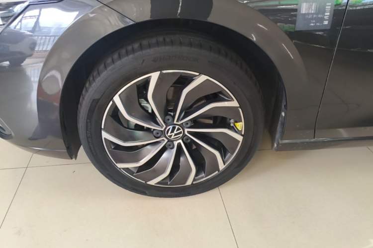 Used Volkswagen Golf 2021 280TSI DSG Pro Left Front Wheel Hub