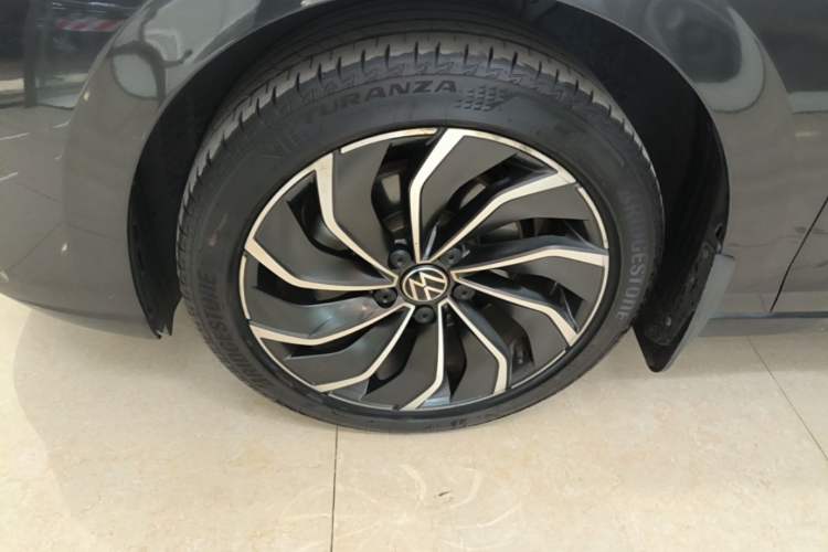 Used Volkswagen Golf 2021 280TSI DSG Pro Left Front Wheel Hub