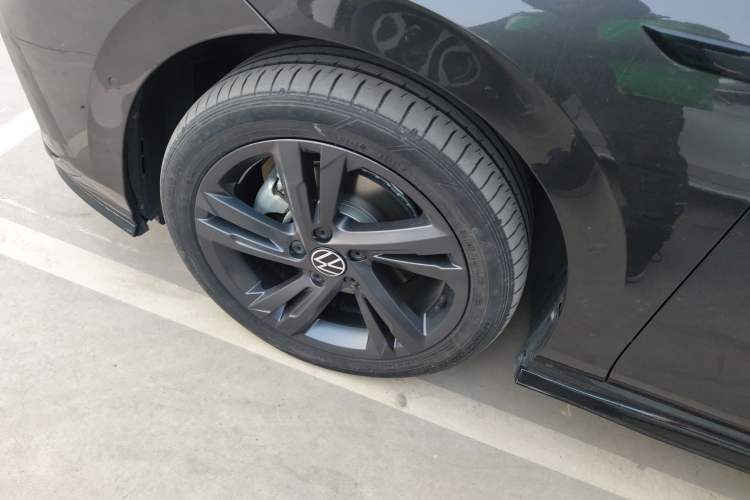 Used Volkswagen Golf 2021 280TSI DSG R-Line Left Front Wheel Hub