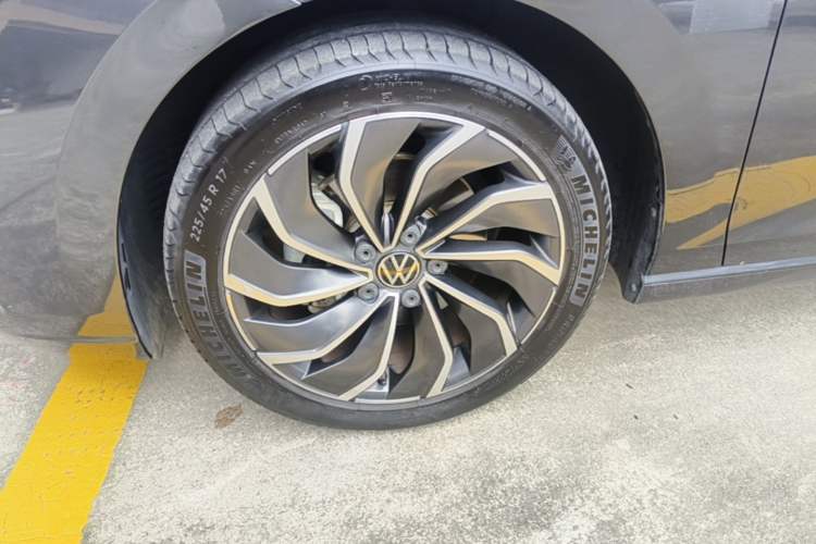 Used Volkswagen Golf 2021 280TSI DSG Pro Left Front Wheel Hub