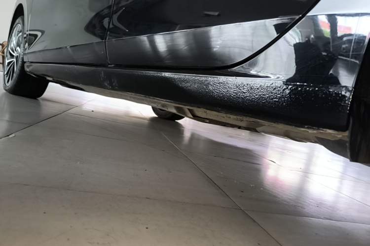 Used Volkswagen Golf 2021 280TSI DSG 30th Anniversary Edition Left Side Sill