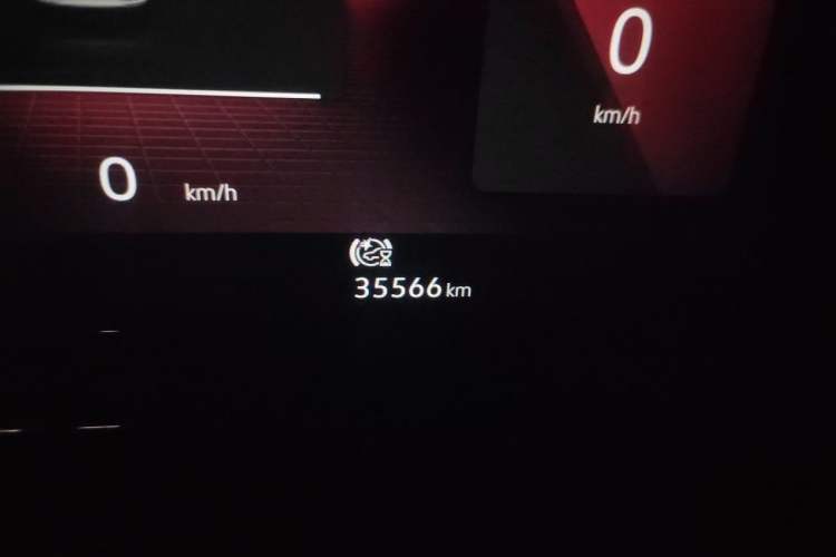 Used Volkswagen Golf 2021 280TSI DSG R-Line Odometer Close Up