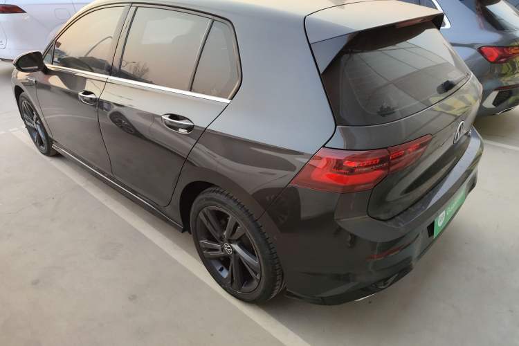 Used Volkswagen Golf 2021 280TSI DSG R-Line Rear Left 45 Deg