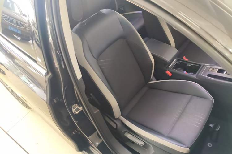Used Volkswagen Golf 2021 280TSI DSG Pro Right Front Seat
