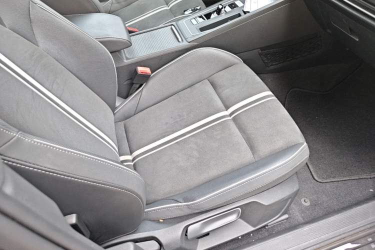 Used Volkswagen Golf 2021 280TSI DSG R-Line Right Front Seat