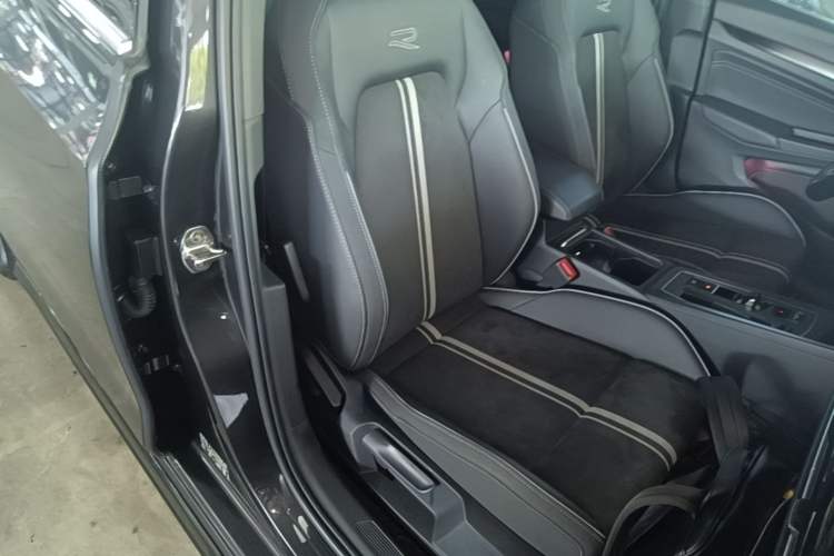 Used Volkswagen Golf 2021 280TSI DSG R-Line Right Front Seat