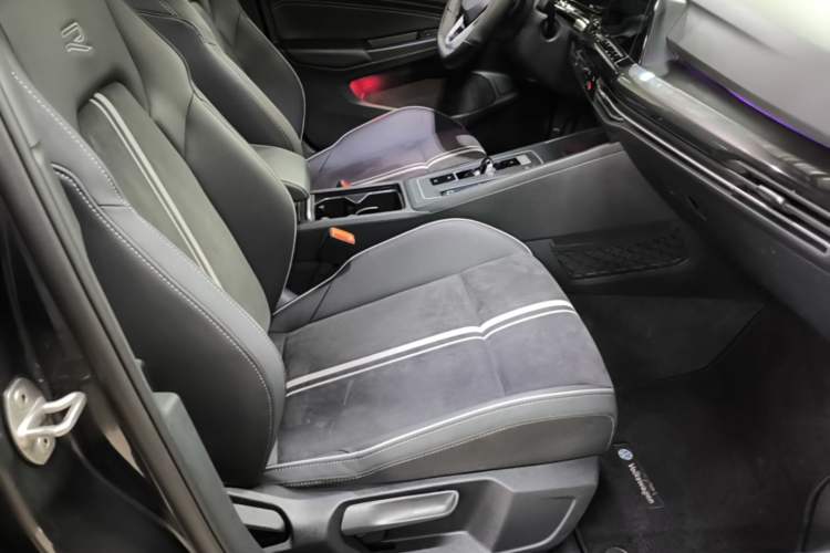 Used Volkswagen Golf 2021 280TSI DSG R-Line Right Front Seat