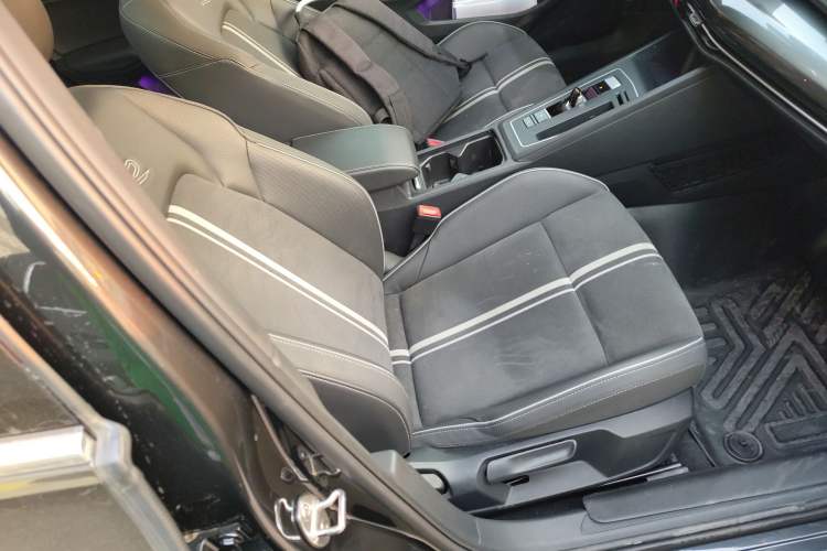 Used Volkswagen Golf 2021 280TSI DSG R-Line Right Front Seat