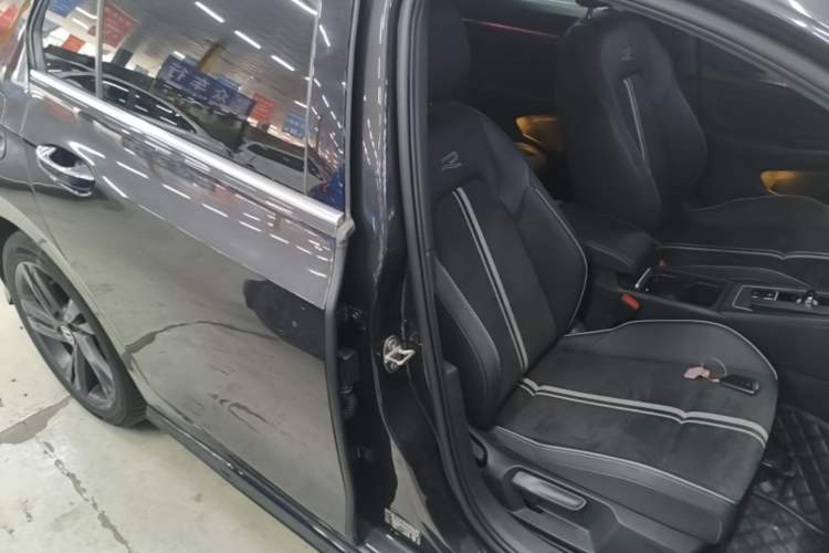Used Volkswagen Golf 2021 280TSI DSG R-Line Right Front Seat