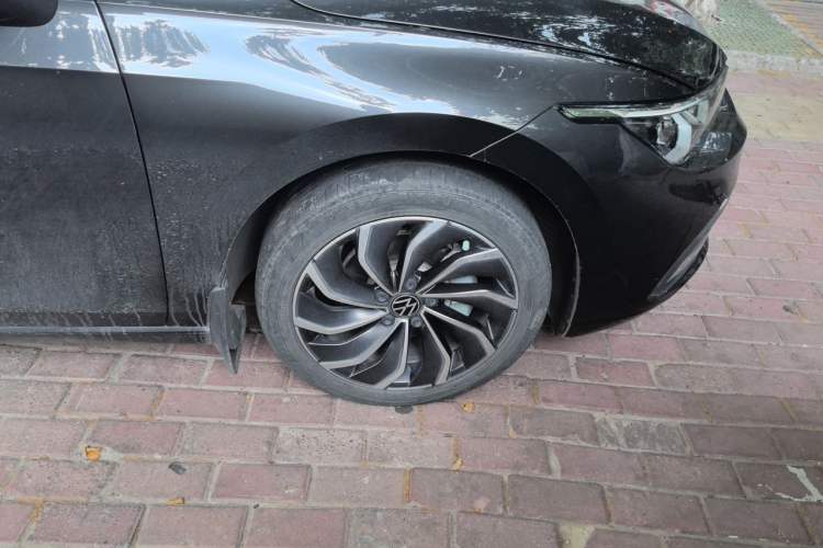 Used Volkswagen Golf 2021 280TSI DSG Pro Right Front Wheel Hub