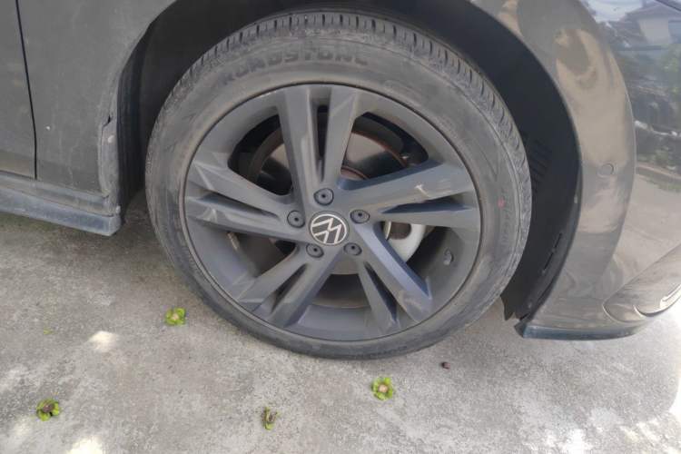 Used Volkswagen Golf 2021 280TSI DSG R-Line Right Front Wheel Hub