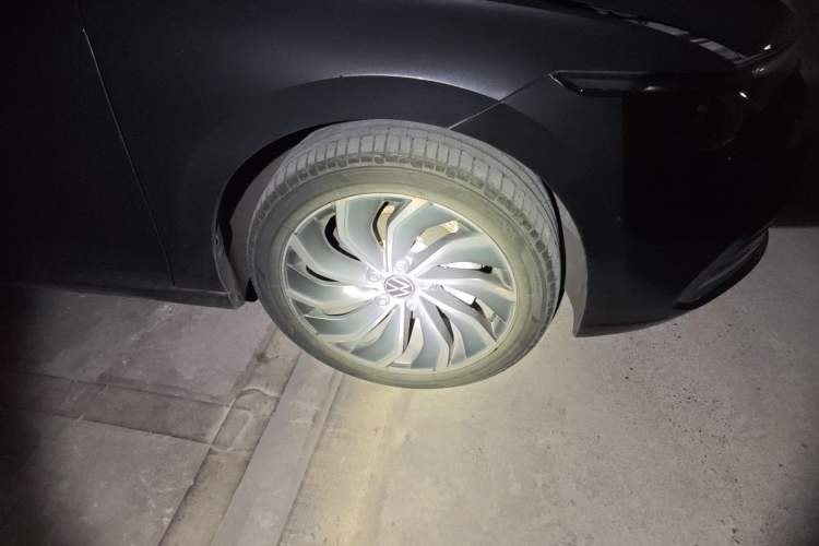 Used Volkswagen Golf 2021 280TSI DSG Pro Right Front Wheel Hub