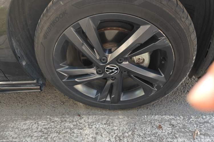 Used Volkswagen Golf 2021 280TSI DSG R-Line Right Front Wheel Hub