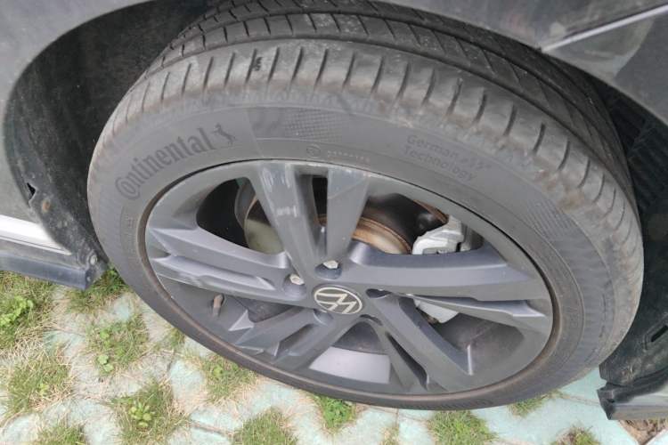 Used Volkswagen Golf 2021 280TSI DSG R-Line Right Front Wheel Hub