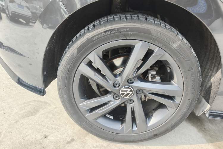 Used Volkswagen Golf 2021 280TSI DSG R-Line Right Rear Wheel Hub